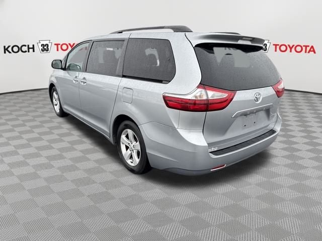 2015 Toyota Sienna LE 8 Passenger
