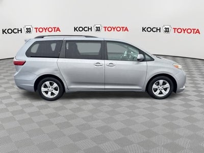2015 Toyota Sienna LE 8 Passenger
