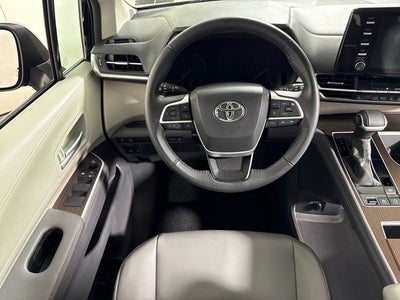 2023 Toyota Sienna XLE 7 Passenger