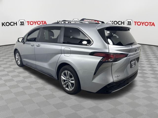 2022 Toyota Sienna Limited 7 Passenger