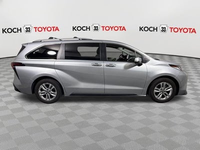 2022 Toyota Sienna Limited 7 Passenger