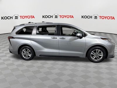 2022 Toyota Sienna Limited 7 Passenger