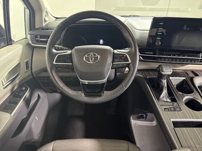 2022 Toyota Sienna Limited 7 Passenger
