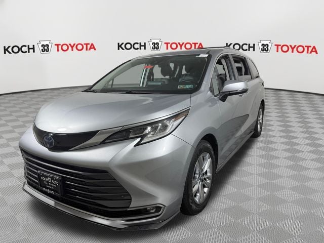 2022 Toyota Sienna Limited 7 Passenger