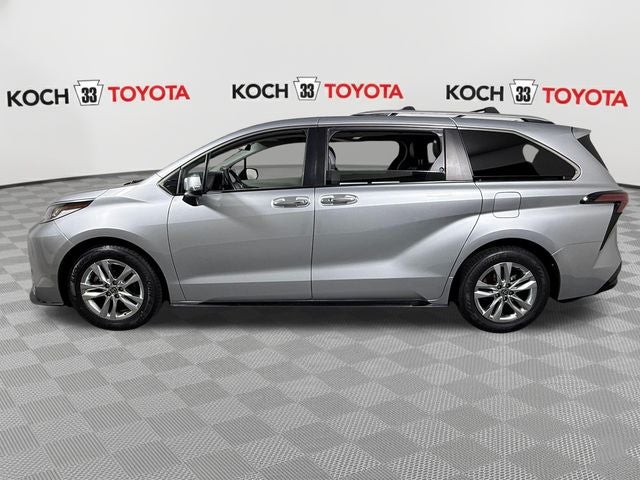 2022 Toyota Sienna Limited 7 Passenger