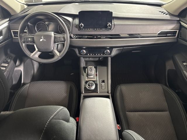 2024 Mitsubishi Outlander ES