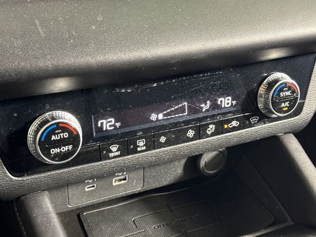 2024 Mitsubishi Outlander ES