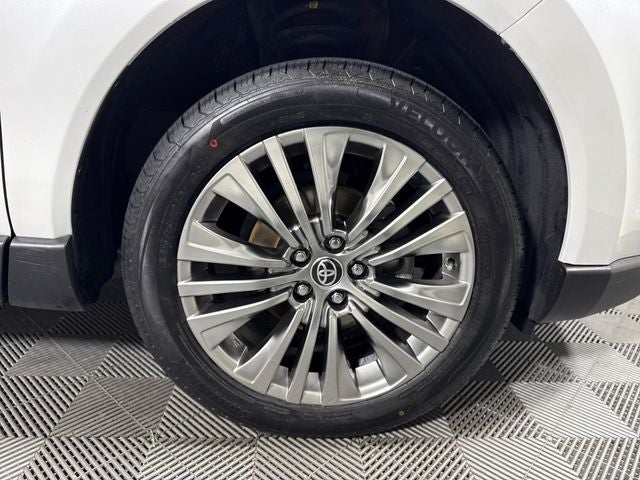 2023 Toyota Venza XLE