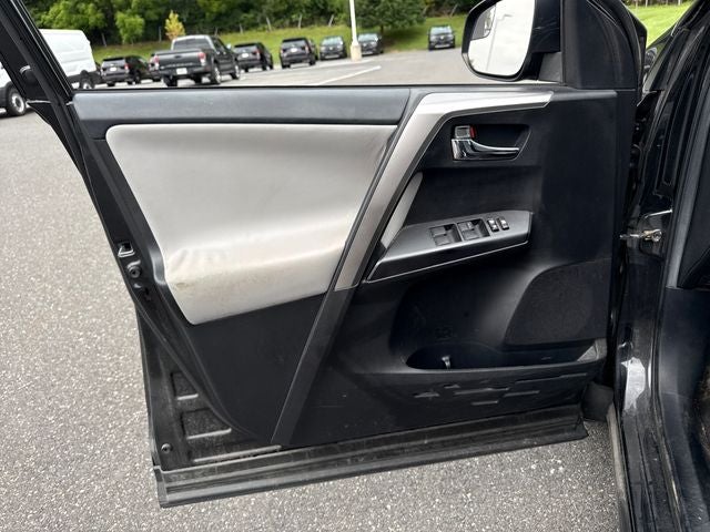 2016 Toyota RAV4 Hybrid XLE