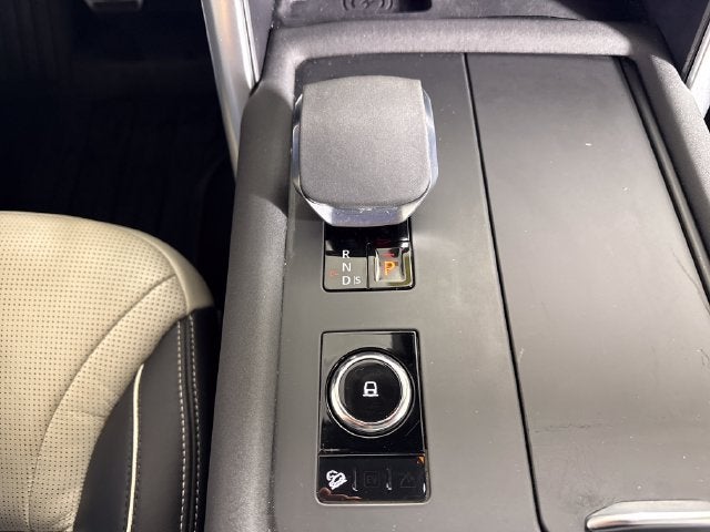 2023 Land Rover Discovery Metropolitan Edition