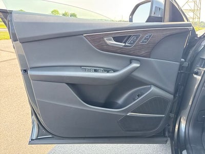 2020 Audi Q8 55 Premium Plus quattro