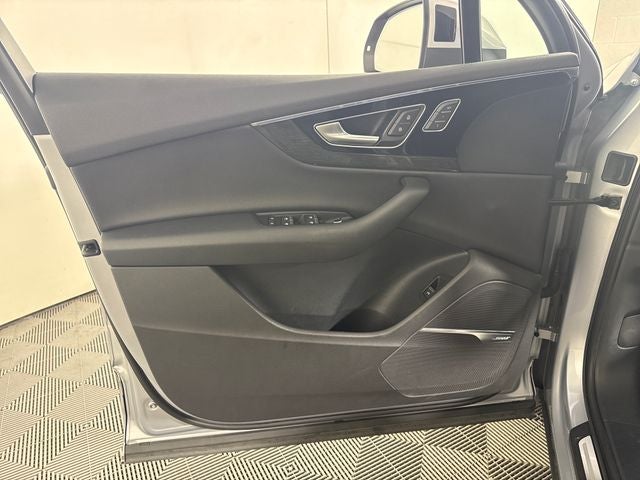 2019 Audi Q7 55 Premium Plus quattro