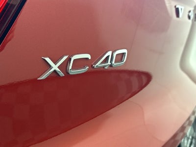 2022 Volvo XC40 R-Design