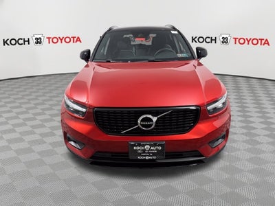 2022 Volvo XC40 R-Design