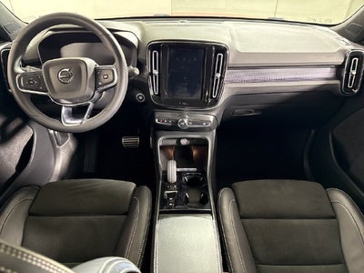 2022 Volvo XC40 R-Design