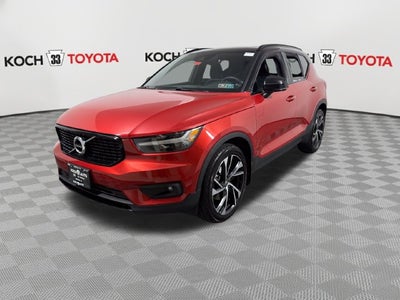 2022 Volvo XC40 R-Design