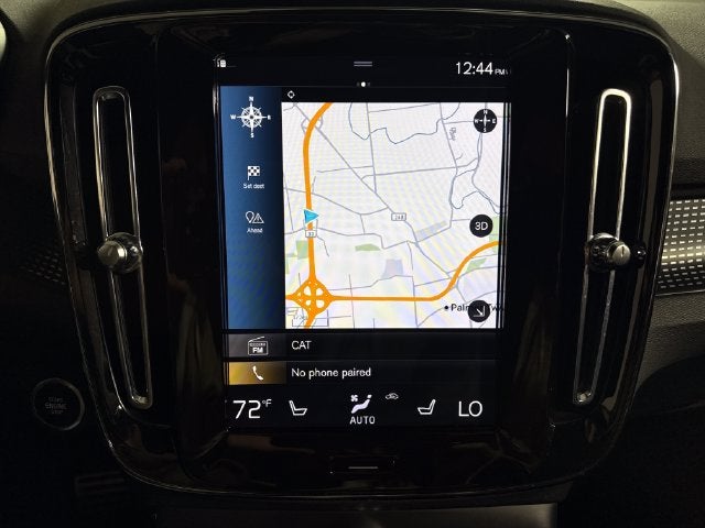 2022 Volvo XC40 R-Design