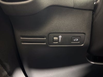 2022 Volvo XC40 R-Design