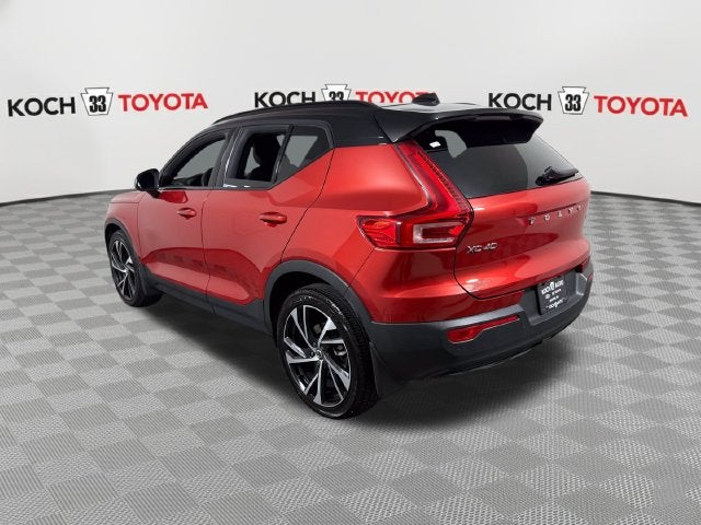 2022 Volvo XC40 R-Design