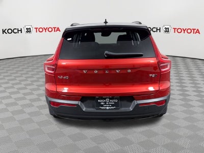 2022 Volvo XC40 R-Design