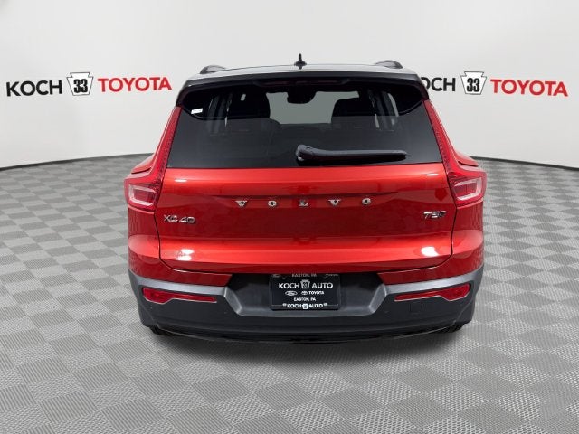 2022 Volvo XC40 R-Design