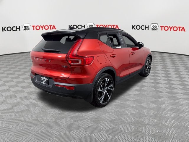 2022 Volvo XC40 R-Design